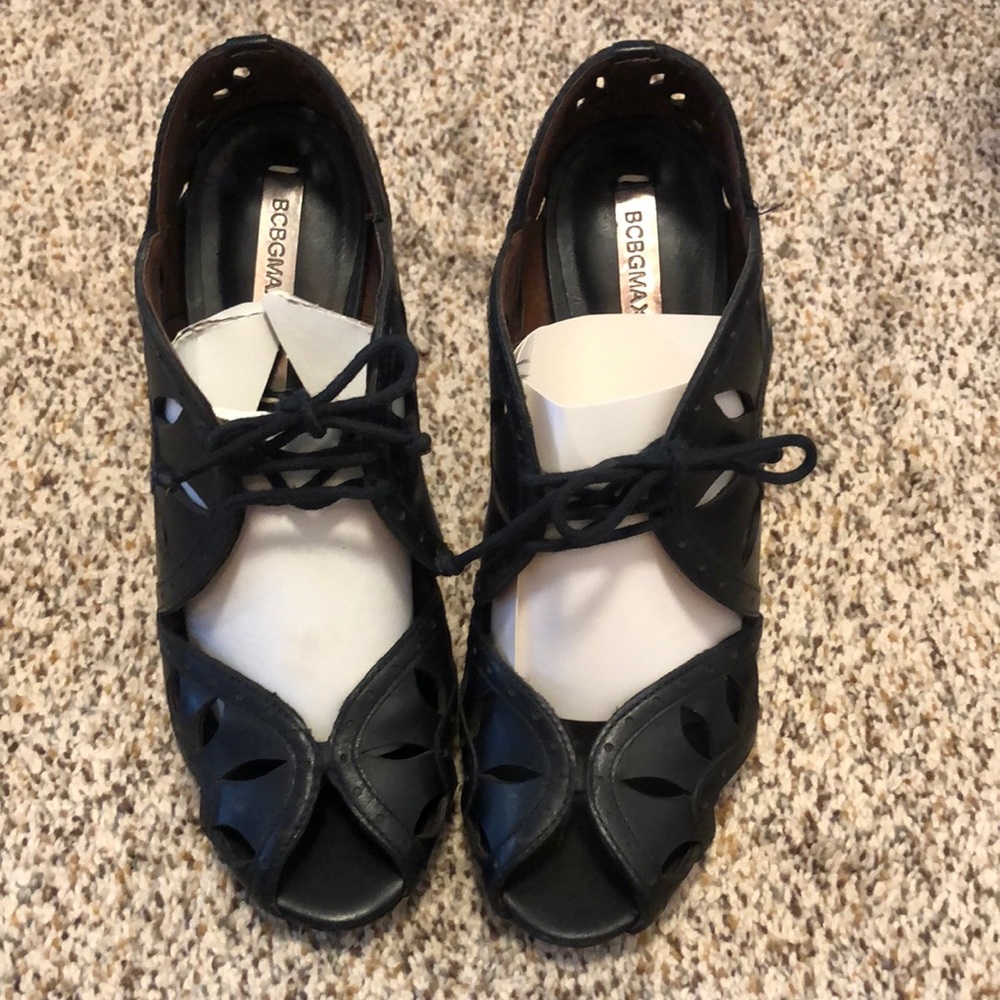 BCBG Shoes - Size 8B